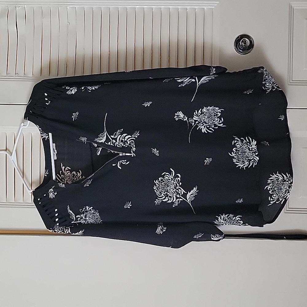 Maurice's Large, Black half zip quarter sleeve top
